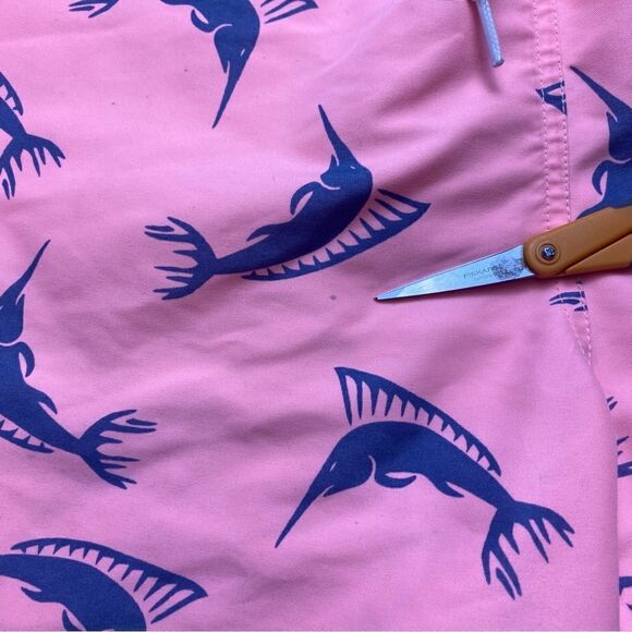 Chubbies Swim Trunks Peach Colored Blue Sword Fish Size Large - Picture 11 of 15